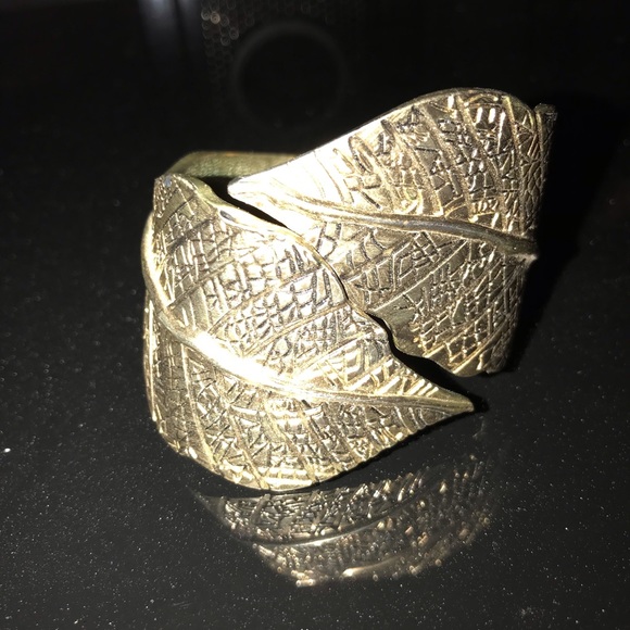 Bracelet - Picture 1 of 3